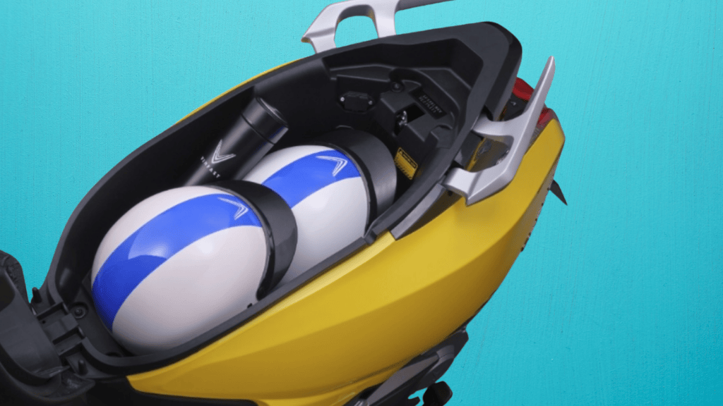 VinFast Vento S cốp xe 25L